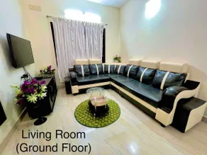 Lake View Home with all amenities - Image 2