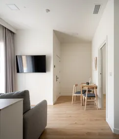 1-bedroom penthouse with terrace - Bilbao La Vieja - Image 3