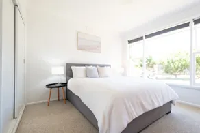 Near the CBD, Perfect for Large Groups & Parking - Image 2