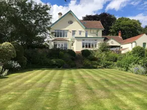 Large 2 ensuite bedroom flat with lovely views - Image 2