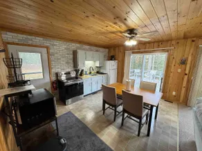 Cozy Cottage with 20 acres - Image 4