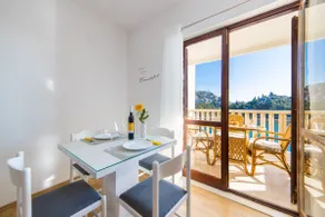 Gorgeous Apartment In Ploce With Wifi - Image 4
