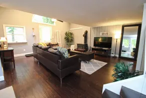 River House Retreat w/ King Bed - Image 3