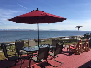 Waterfront Shalom Cabin in Sandy Point - Image 4