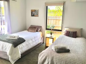 2 bedroom private unit with enclosed back yard. - Image 5