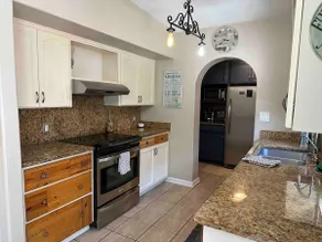 Surfside Shangri-La right by the beach - Image 3