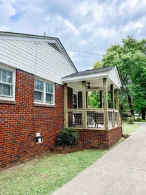 Newly renovated 2 bedroom bungalow - Image 5