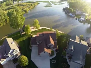 Gorgeous lakefront property w amazing sunsets - Image 2