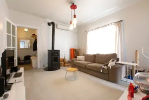 Comfortable, simple and central - Image 2