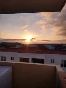 Beautiful apartment with ocean views - Image 5