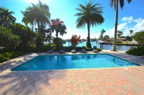 By The Sea Vacation Villas 5 Star Mansion - Image 2