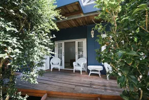 The Holiday House - park and walk everywhere! - Image 2