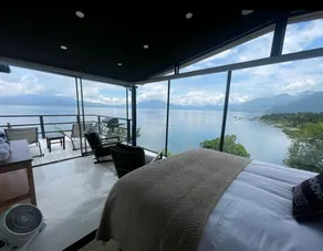 Sunset Villa w/ lake access - Image 3