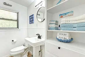 Remodeled Home, Walk to Hospital and Restaraunts - Image 3