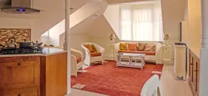 A Victorian Secret AMAZING apt. in Historic Home - Image 2