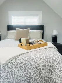 Bright and cozy loft cottage guest house. - Image 4