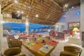 Fully staffed oceanfront Villa in gated community - Image 2