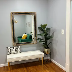Quiet 2 Bedroom - near Big E, Massmutual, Six Flag - Image 5