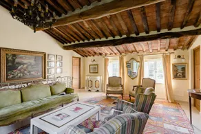 5 Schlafzimmer Bauernhaus auf dem Gelände der 18. Villa, privater Garten und herrlichem Blick - Image 4