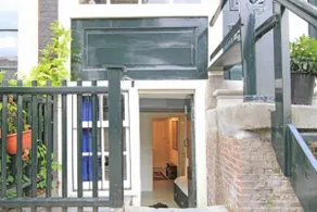Private cosy place with 24/7 access. And 2 bikes - Image 4