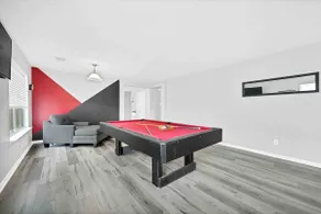 Family home*Nr Airport&NRG*King bd*65inTV*POOLTBL - Image 4
