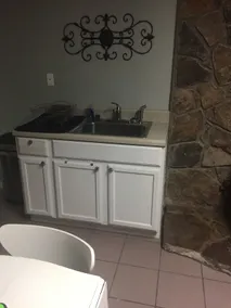 3 Bedrooms in Quiet Neighborhood - Image 2