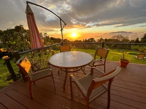 Charming Art Studio on a Scenic Mountain Slope - Image 5