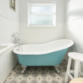 A quiet Edwardian house in the Cotswolds - Image 5