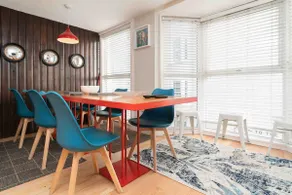 Brighton Seafront 5BR | Pier Views | Sleeps 12 - Image 2