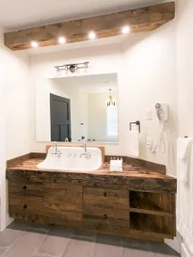 Unique Rustic Suite with Jacuzzi Tub, Kitchen, Fireplace, and Living Room - Image 4
