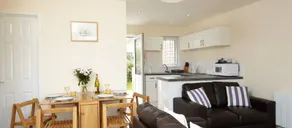 Seaview Holidays - Premier 2 Bedroom Cottage - Image 3