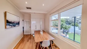 Stunning 5BR 2BA Wagga home w panoramic views - Image 2