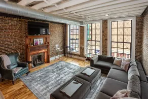 Luxury Penthouse Loft with Private Rooftop Deck - Image 2