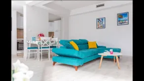 Apartment Azzurro with Pool and Parking - Image 4