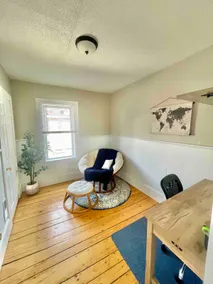 4 Corners At Amesbury Downtown Pet Friendly - Image 4
