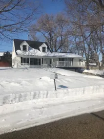 Spacious Home - The Barry House sleeps 8/10 people - Image 5