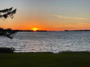2 Bedroom-Waterfront On St. Lawrence River - Image 3