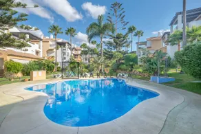 Large Penthouse with a Sea View, 1st Line to the Beach, Bahía Marbella - Image 5