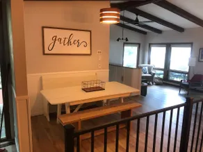 Lake front 4 bedroom home with private dock - Image 3