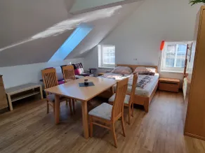 fully equipped studio apartment, great hiking area - Image 3
