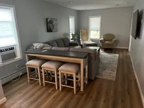 Private House|Large Yard|Within 1 Mile To Downtown - Image 4