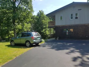 Comfy Colchester Retreat in Beautiful Malletts Bay - Image 2