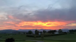 Hebron Valley Sunsets Farm House - Image 4