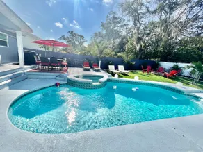 Private Pool & Spa Escape Near Beach. - Image 2