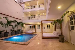 Old City 11 Bedroom Mansion - Image 2