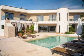 Villa Elani - Stylish And Modern 6B Seaview Villa - Image 2
