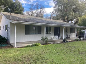 Ranch Style Home in the Heart of Wine Country with E-bikes! - Image 2
