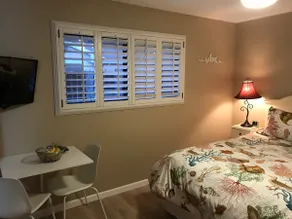 Private Entrance, Bathroom, covered patio & yard. - Image 2
