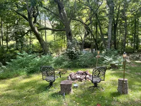 Cozy Creekside Getaway - Image 4
