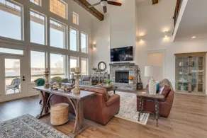 Beautiful Tim's Ford Lake House (Sleeps 20) - Image 2